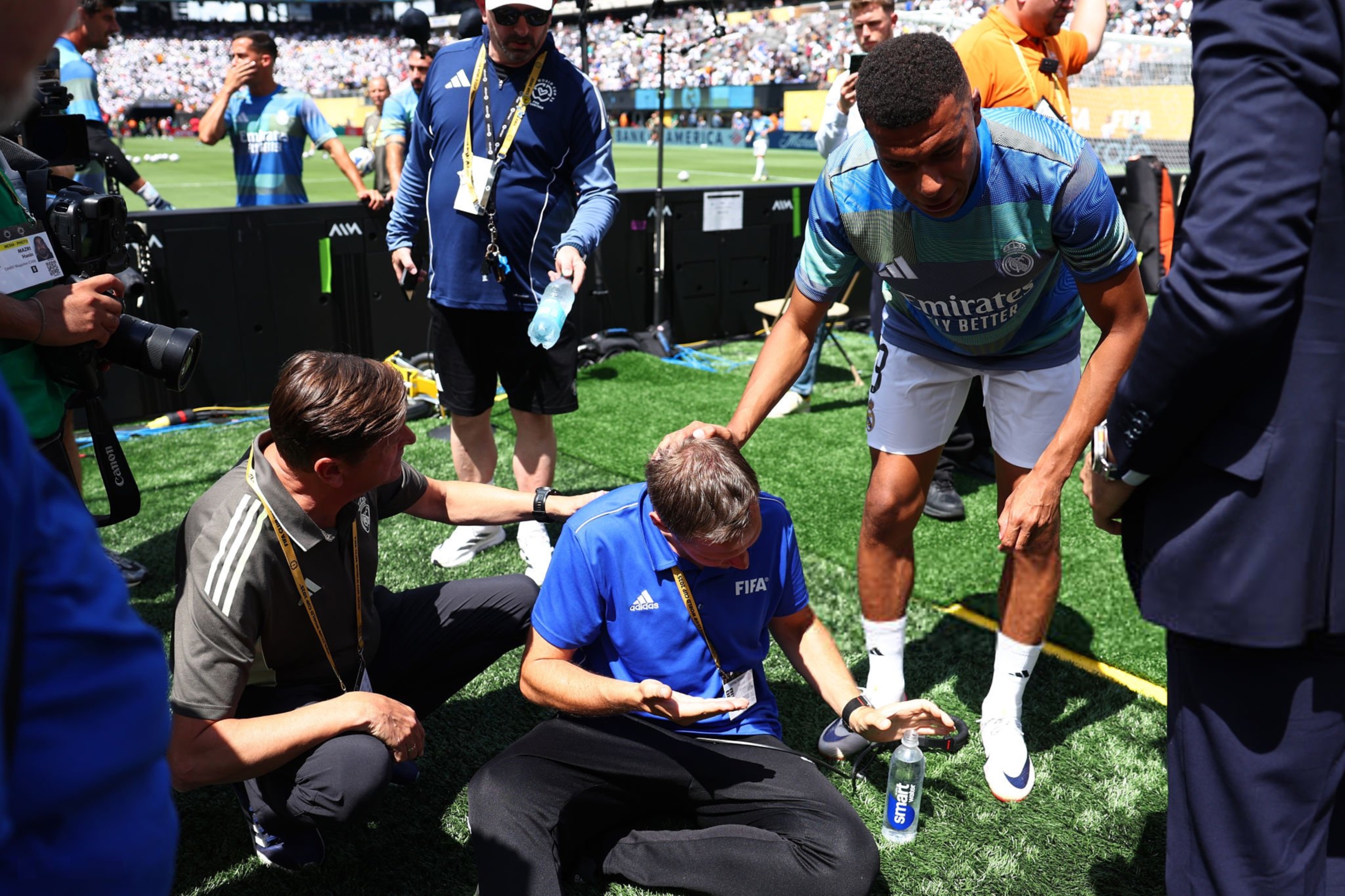 法国杯赛程吃紧，巴黎圣日耳曼关键时刻主帅复盘，媒体盛赞，心理建设被强调的简单介绍